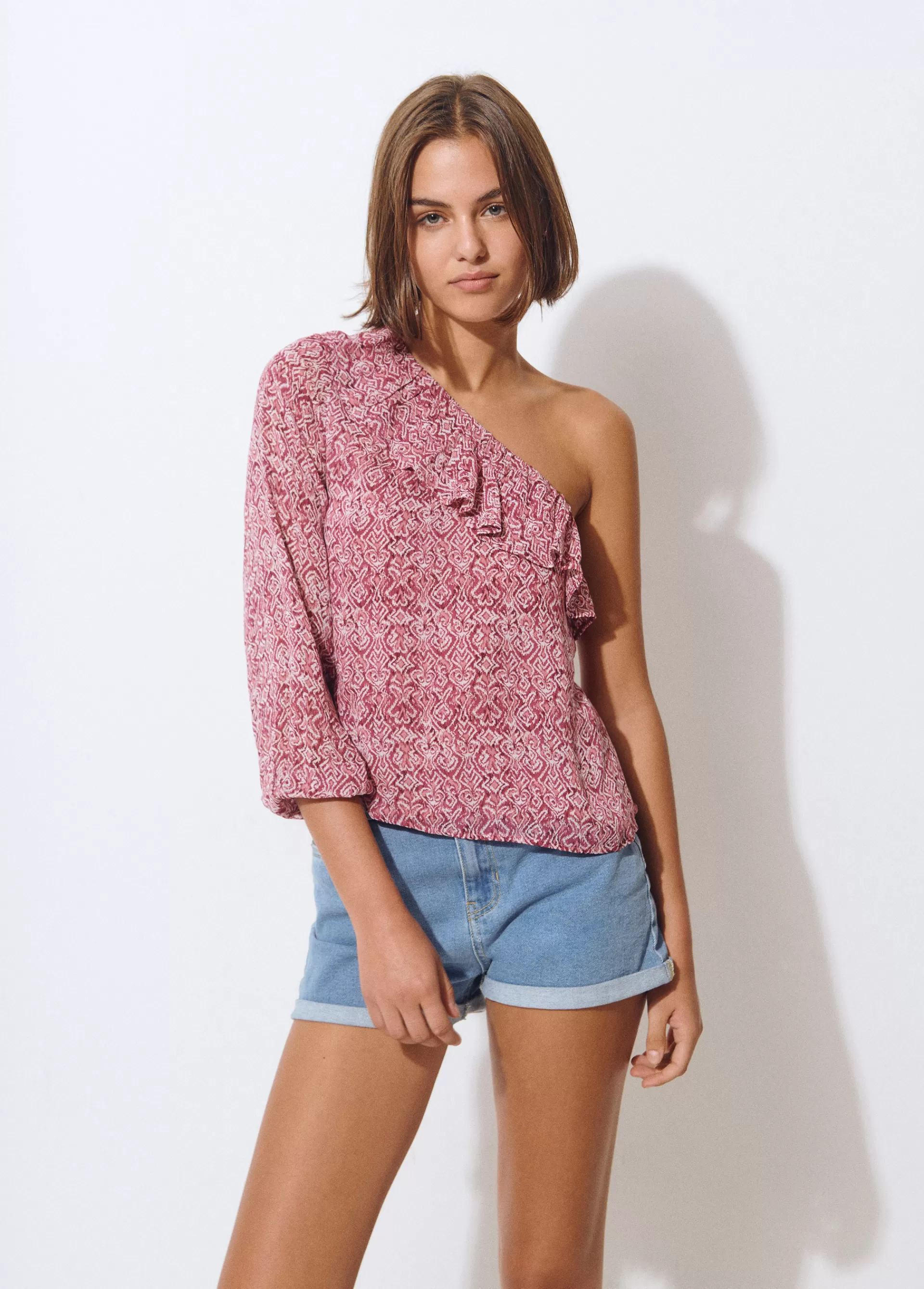 Brownie Blusa asimétrica volante estampada