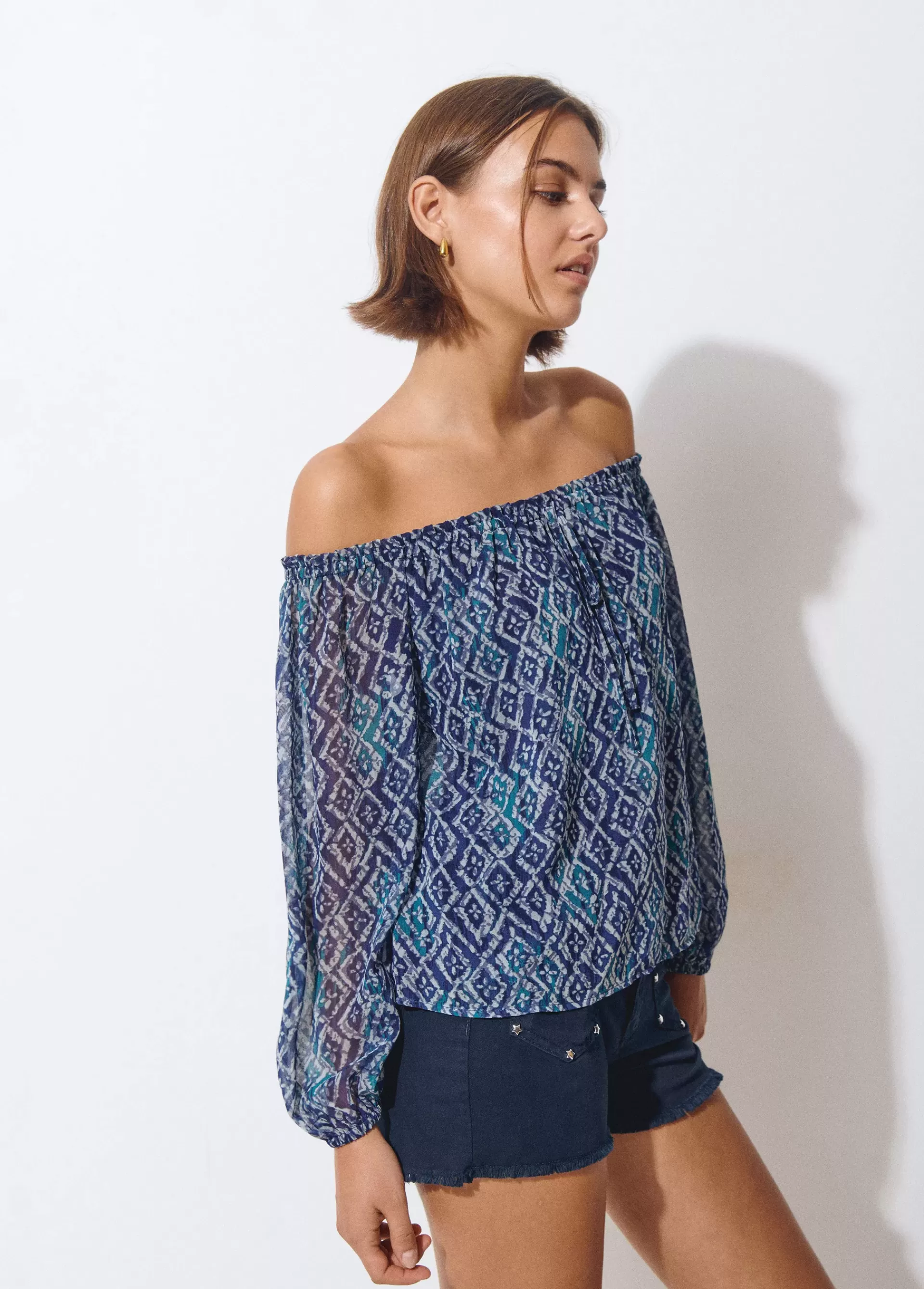 Brownie Blusa offshoulder estampado ikat